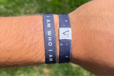 I am Who I Am Bracelet, Vencer Co reversible wristband, photo 2
