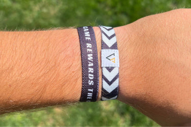 The Game Rewards The Grind Bracelet, Vencer Co reversible wristband, photo 2