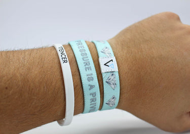 Pressure is a Privilege, Vencer Co reversible wristband, photo 2