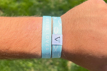 Jesus Loves You Bracelet, Vencer Co reversible wristband, photo 2